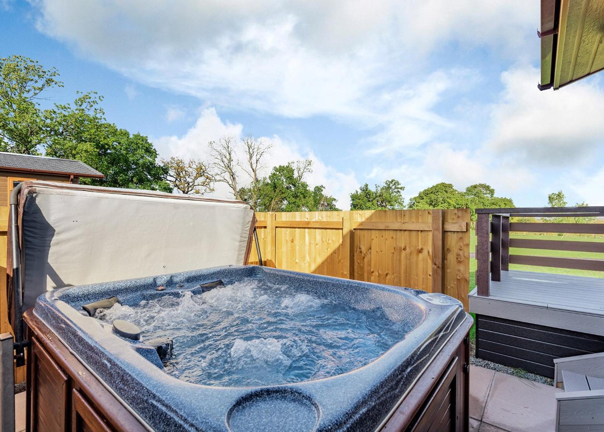 Beaconsfield Park Otel Hadnall Dış mekan fotoğraf